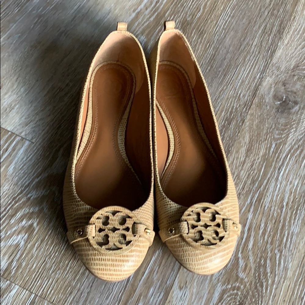 Tory Burch Flats size 8. In GREAT shape